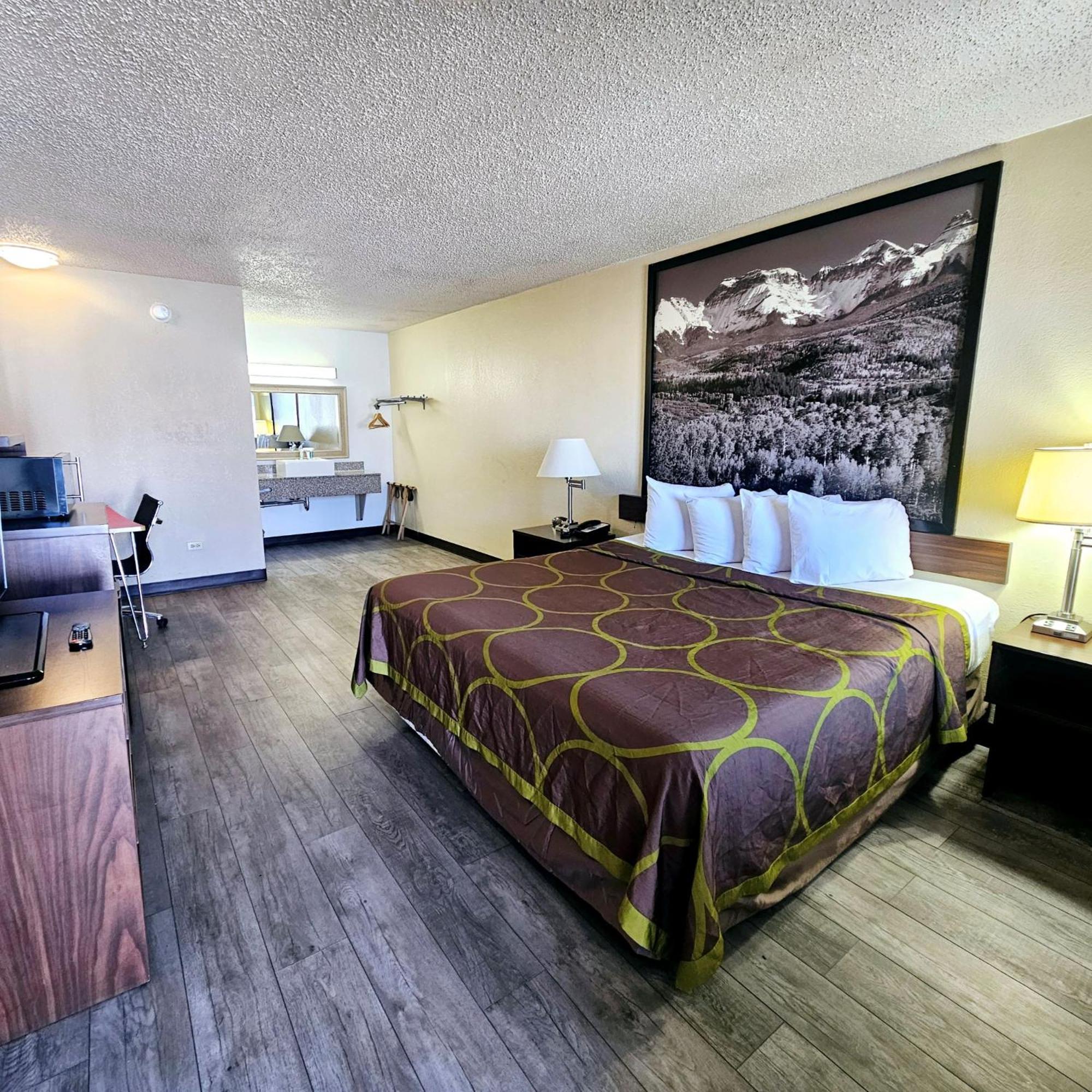 Super 8 By Wyndham Denver Central Buitenkant foto