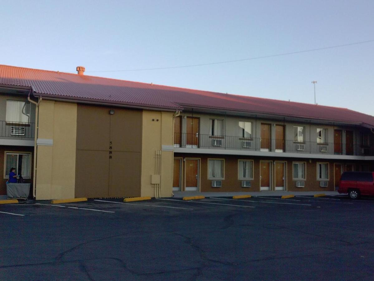 Super 8 By Wyndham Denver Central Buitenkant foto